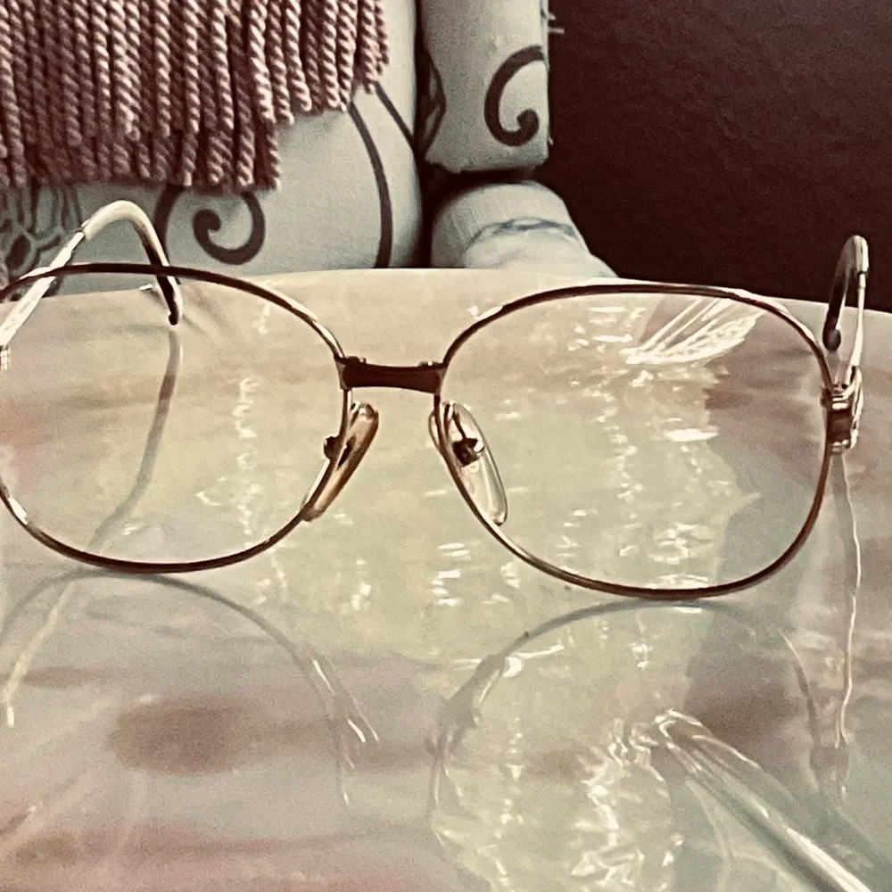 EXQUISITE CHRISTIAN DIOR GOLD METALLIC FRAMES - Picture 2 of 6